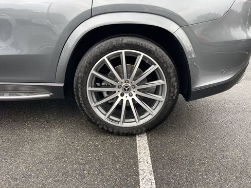 Used 2025 Mercedes-Benz GLS 580 4MATIC image 28