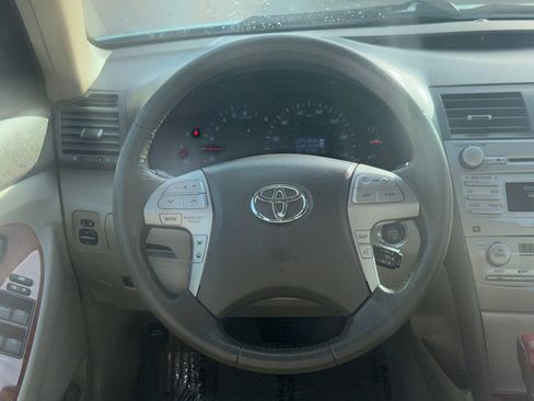 Used 2011 Toyota Camry image 12