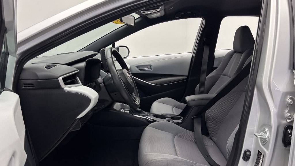 Certified 2025 Toyota Corolla SE FWD image 11