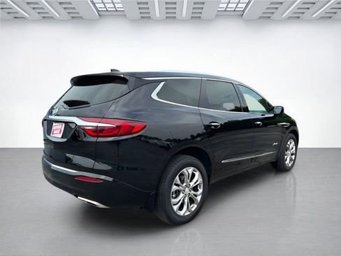 Used 2021 Buick Enclave Avenir w/ Avenir Technology Package image 4