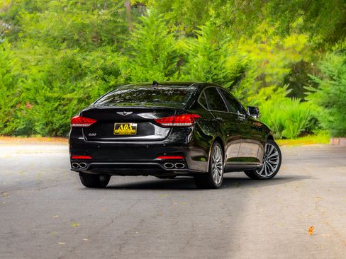 Used 2017 Genesis G80 5.0 Ultimate RWD image 4