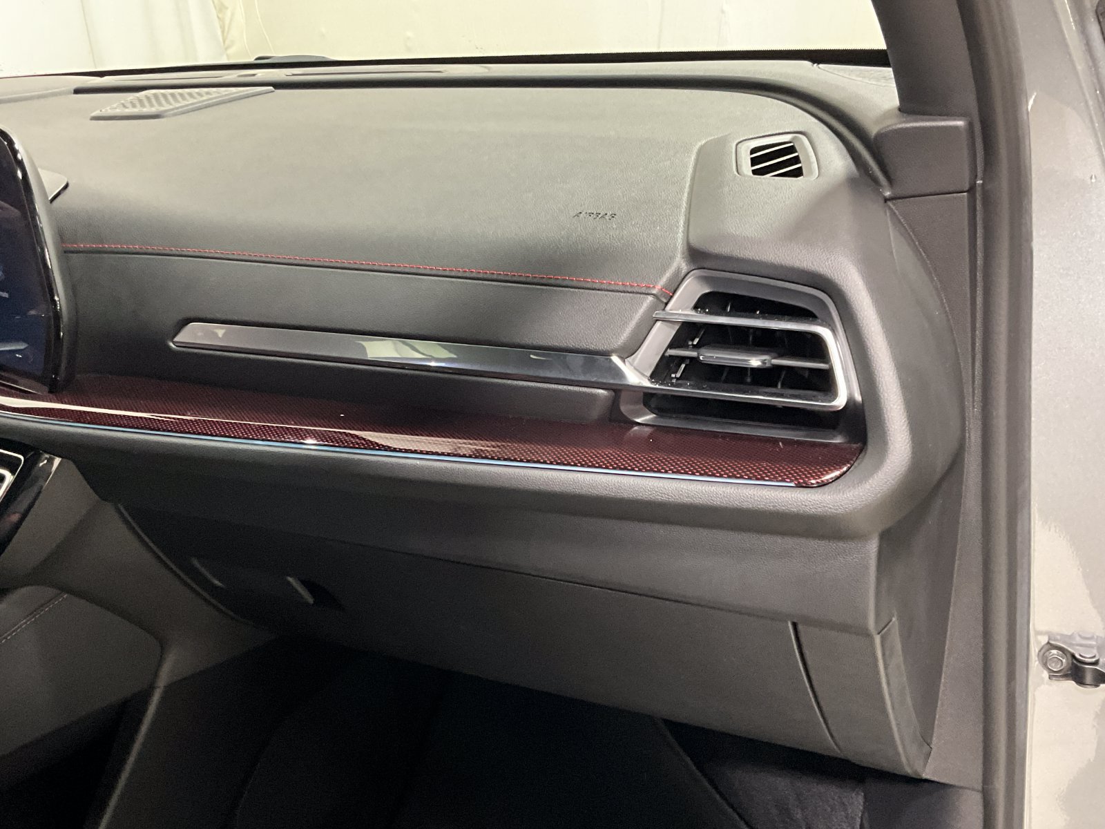 Used 2024 Chevrolet Traverse RS AWD/4WD image 16