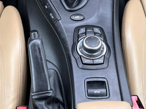 Used 2011 BMW M3 Convertible RWD image 25