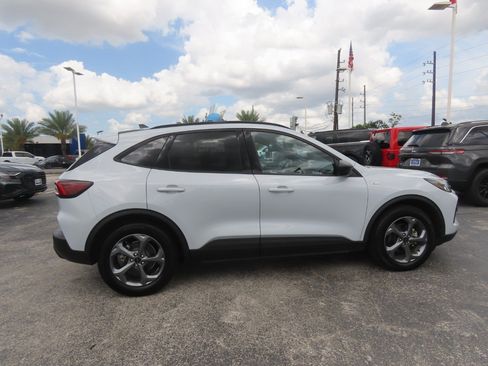 Used 2025 Ford Escape ST-Line FWD image 10