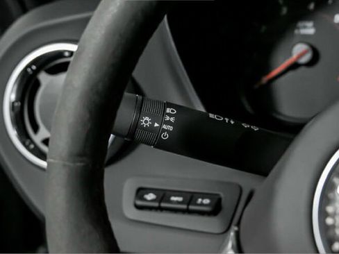 Used 2020 Chevrolet Camaro ZL1 image 26