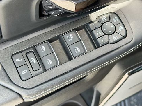 New 2026 RAM 2500 Rebel w/ Rebel Level 2 Equipment Group AWD/4WD image 18
