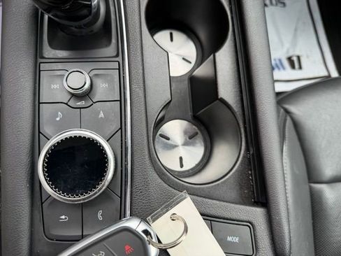 Used 2021 Cadillac XT6 Premium Luxury image 30