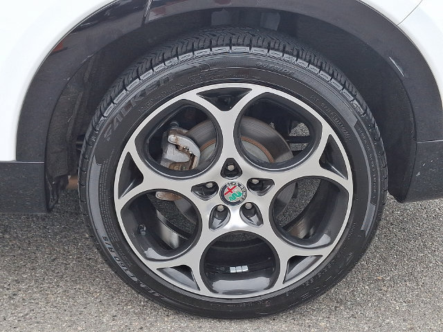 Used 2024 Alfa Romeo Tonale Ti AWD/4WD image 9