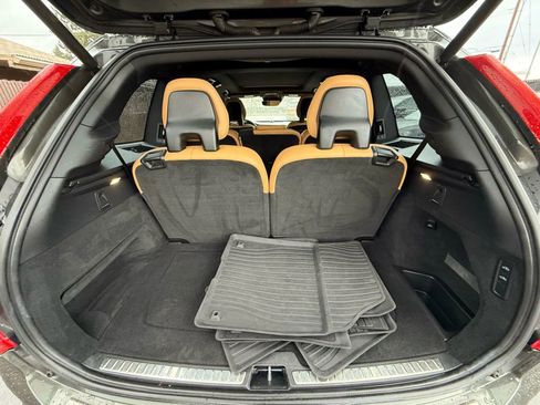 Used 2018 Volvo XC90 T6 Momentum w/ Convenience Package image 12