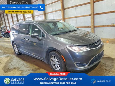Used 2020 Chrysler Pacifica Touring-L FWD image 5