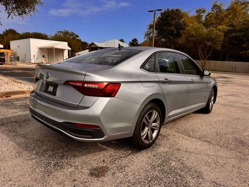 Used 2024 Volkswagen Jetta SE image 7