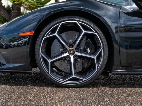 Used 2023 Lamborghini Huracan EVO AWD/4WD image 9