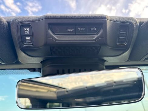 Used 2024 Jeep Wrangler Unlimited Sahara w/ Technology Group AWD/4WD image 34