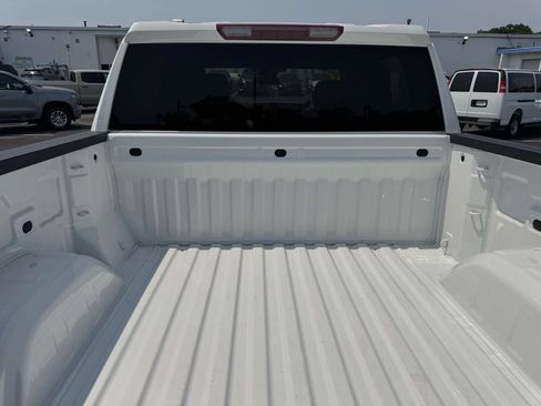 Used 2022 Chevrolet Silverado 1500 LT w/ Z71 Off-Road Package AWD/4WD image 16