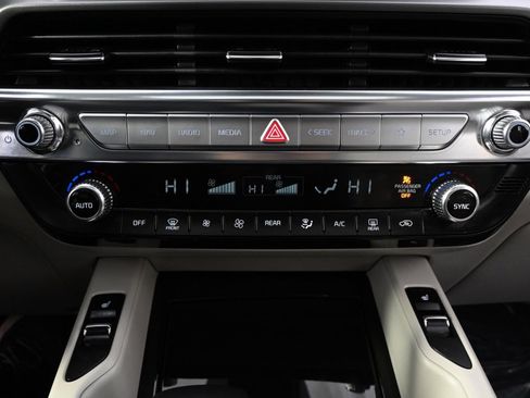 Used 2022 Kia Telluride S image 32