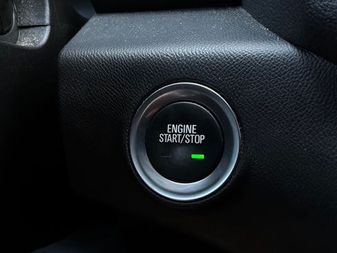 Used 2024 GMC Terrain SLT AWD/4WD image 34