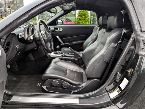 Used 2006 Nissan 350Z Touring image 12
