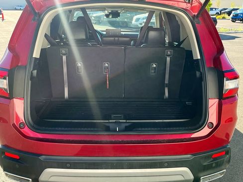 Used 2025 Honda Pilot Elite image 29