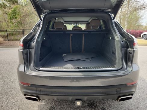 Used 2019 Porsche Cayenne Base image 41