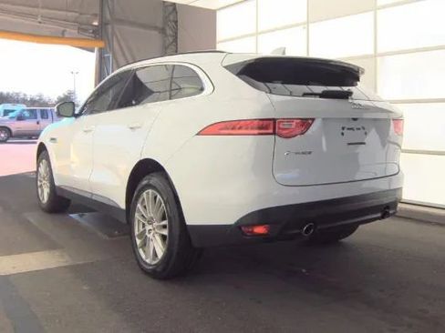 Used 2018 Jaguar F-PACE Prestige image 8