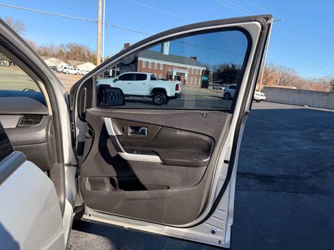 Used 2011 Ford Edge SEL w/ 202A Rapid Spec Order Code image 30