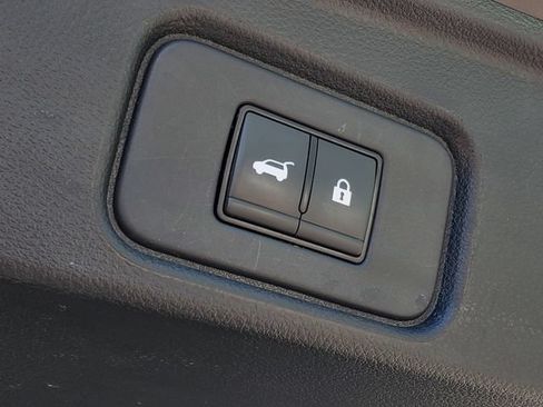 Used 2024 Nissan Pathfinder SL AWD/4WD image 31