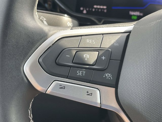 Certified 2024 Volkswagen Taos S FWD image 21