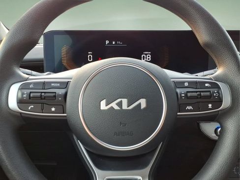 Used 2025 Kia K5 LXS FWD image 24
