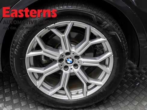 Used 2022 BMW X7 xDrive40i w/ Premium Package AWD/4WD image 8