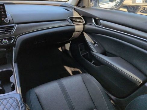 Used 2018 Honda Accord EX image 16