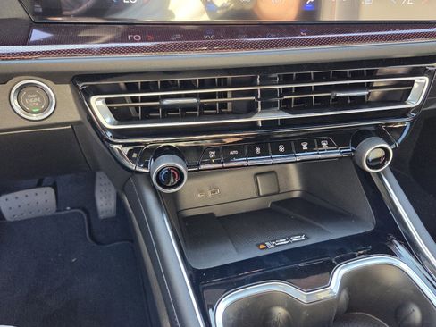New 2026 Chevrolet Traverse Z71 w/ Enhanced Driving Package AWD/4WD image 30