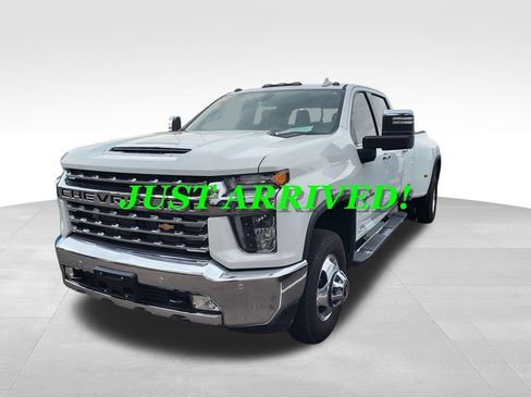 Used 2021 Chevrolet Silverado 3500 LTZ w/ LTZ Plus Package AWD/4WD image 3