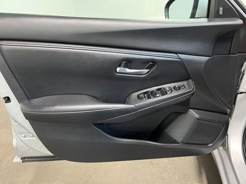 Used 2022 Nissan Sentra SV FWD image 20
