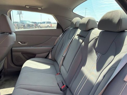 Used 2025 Hyundai Elantra SEL FWD image 13