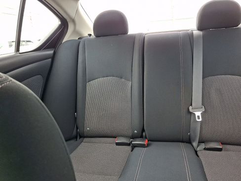 Used 2014 Nissan Versa SV FWD image 14