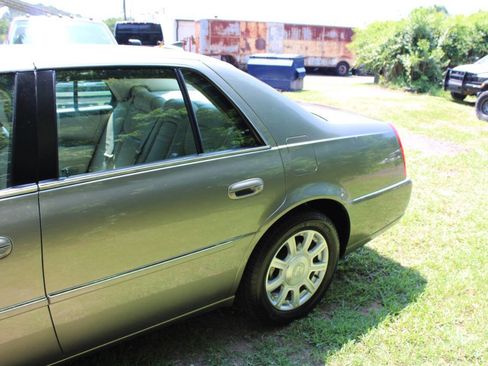 Used 2011 Cadillac DTS image 10