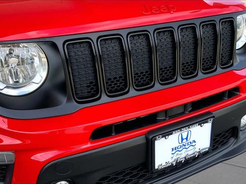 Used 2022 Jeep Renegade Latitude w/ Convenience Group AWD/4WD image 32