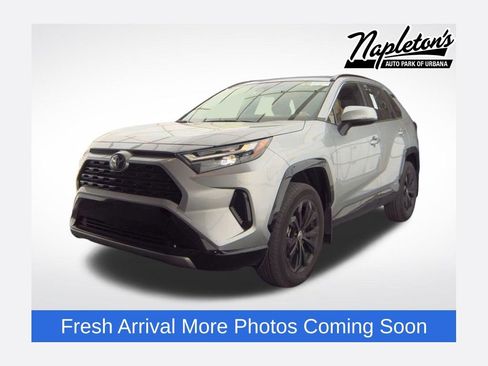 Used 2025 Toyota RAV4 SE image 1