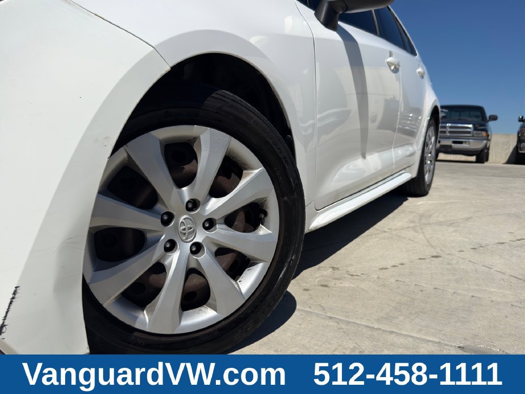 Used 2020 Toyota Corolla LE FWD image 4