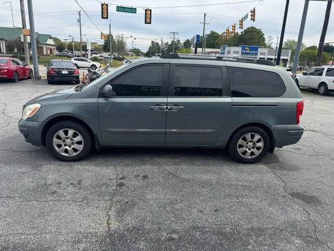 Used 2008 Hyundai Entourage Limited FWD image 2