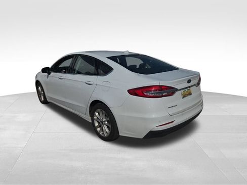 Used 2020 Ford Fusion SE FWD image 4