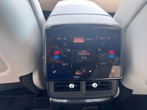 New 2026 Cadillac Vistiq Luxury image 31