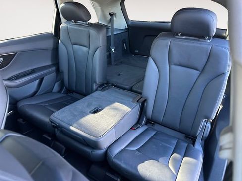 Used 2024 Audi Q7 3.0T Premium Plus image 13