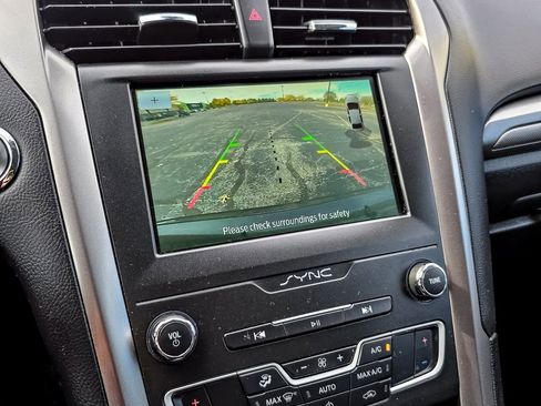 Used 2020 Ford Fusion SE image 14