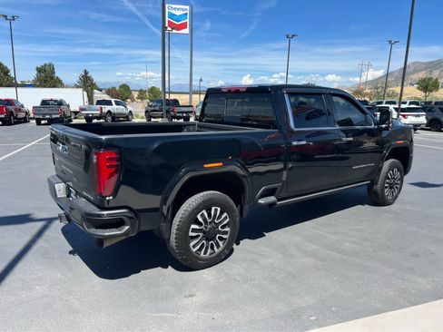 Used 2025 GMC Sierra 3500 Denali Ultimate AWD/4WD image 7