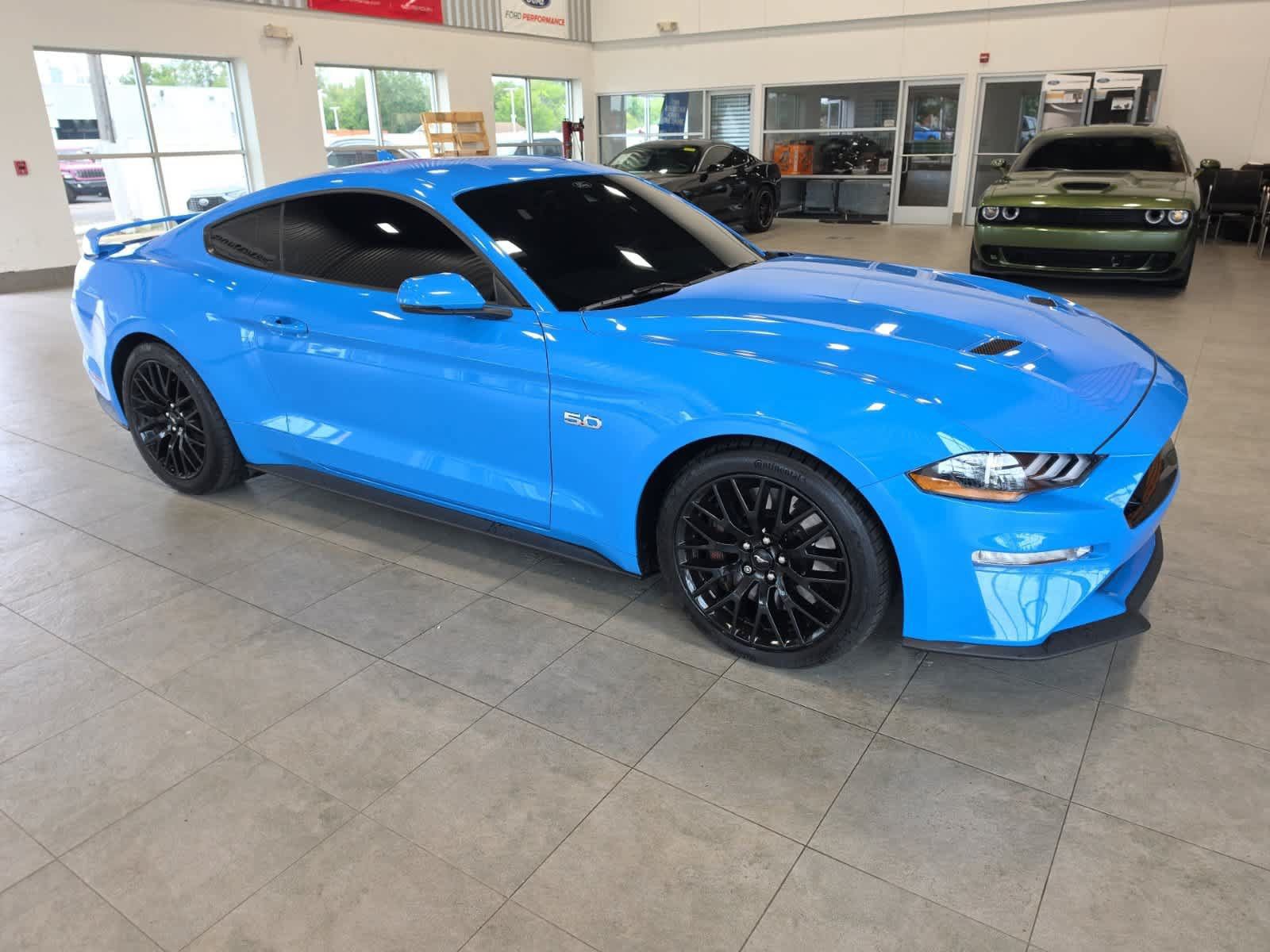 Used 2022 Ford Mustang GT Premium w/ GT Performance Package RWD image 4