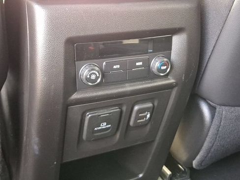 Used 2023 Chevrolet Traverse RS AWD/4WD image 18