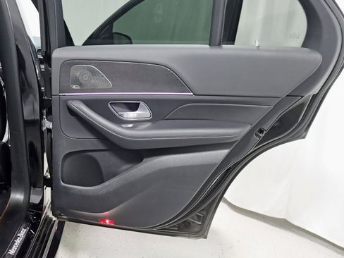 Used 2024 Mercedes-Benz GLE 350 4MATIC w/ AMG Line Exterior image 39