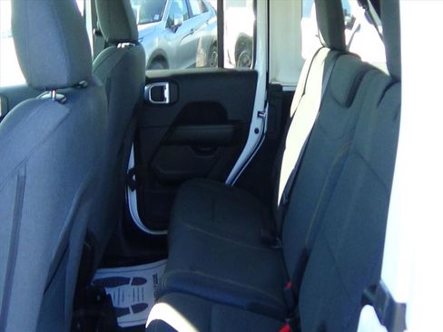 Certified 2024 Jeep Wrangler Sahara image 11