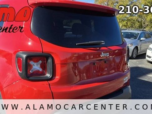 Used 2015 Jeep Renegade Latitude FWD image 11